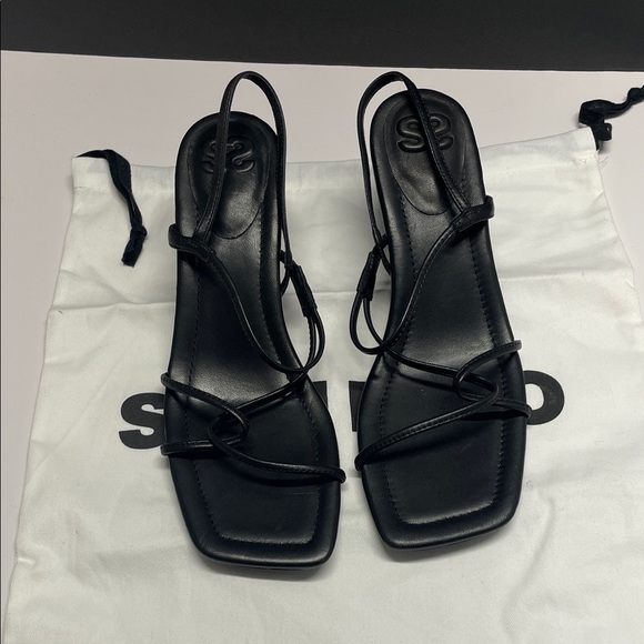 Faye STRAPPY SANDALS - Picture 2 of 4